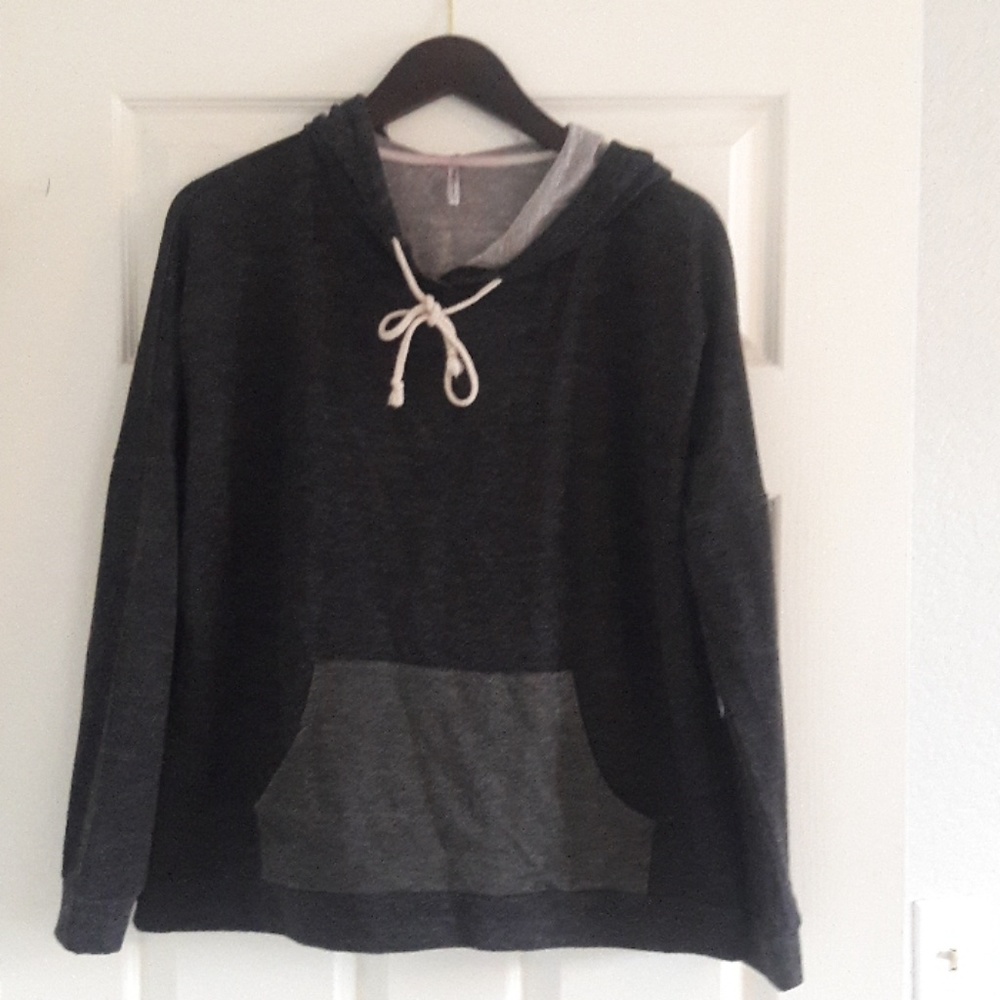 Black pullover lightweight Hoodie